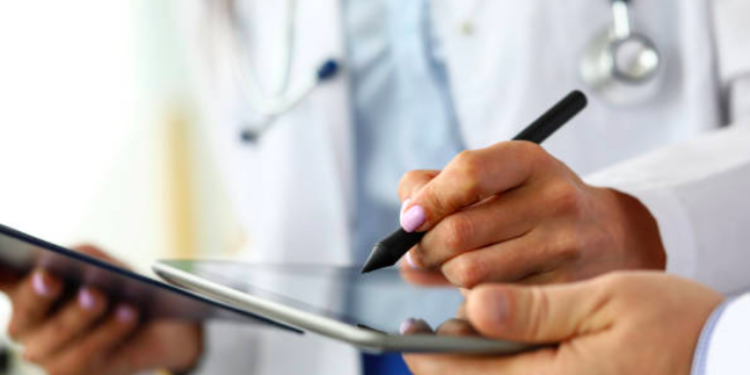 Proponen que entrada en vigor de recetas médicas electrónicas sea a partir del 1 de enero de 2024