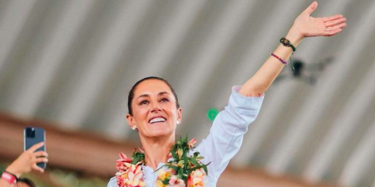 Sheinbaum arriba en la encuesta de Mitofsky