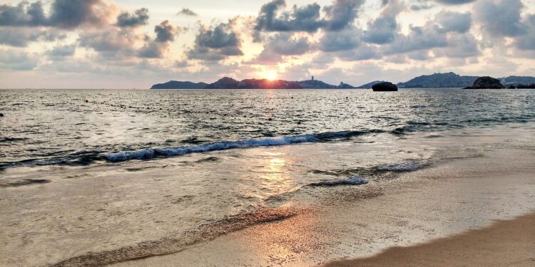 Sector turístico de Acapulco sorprende con reactivación para el cierre de año