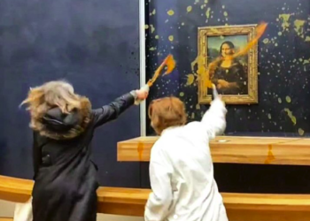 Activistas arrojan sopa a la Mona Lisa