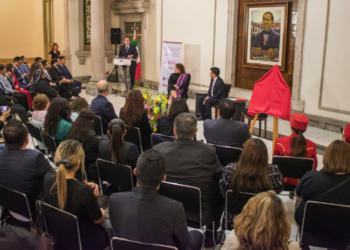 Emite Lotería Nacional billete conmemorativo al aniversario 10 de la CEAV