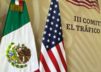 Colaboración trilateral para combatir tráfico de armas y de fentanilo