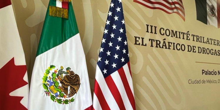 Colaboración trilateral para combatir tráfico de armas y de fentanilo