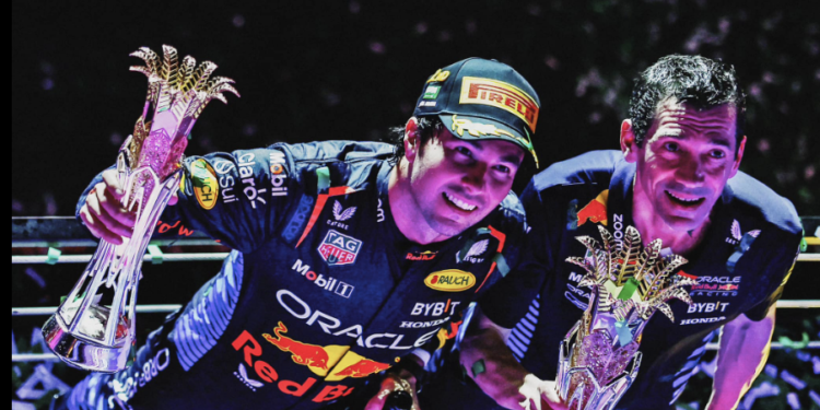 Checo renovaría con Red Bull para 2025