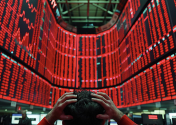 Desplome de la moneda japonesa a su mínimo desde el siglo pasado