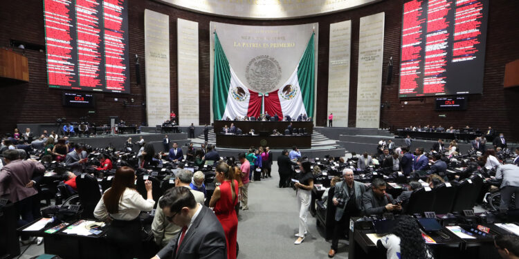 Adelante las reforma a las leyes de Amparo y de Amnistía