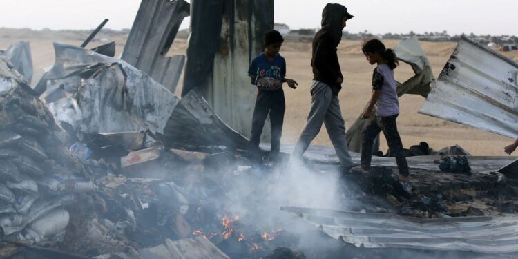 Gaza: Rafah albergaba a unos 600.000 niños que ahora sufren más trauma y nuevos desplazamientos