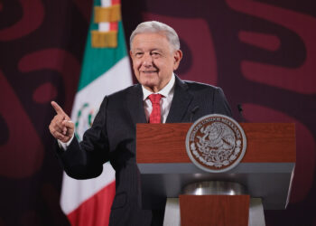 Presidente reitera rechazo a privatización de la salud y la educación