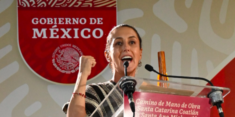 Claudia Sheinbaum acompaña a AMLO en la inauguración camino artesanal en Oaxaca