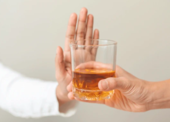 OMS revela que 3 millones de personas mueren al año por consumo de alcohol y drogas