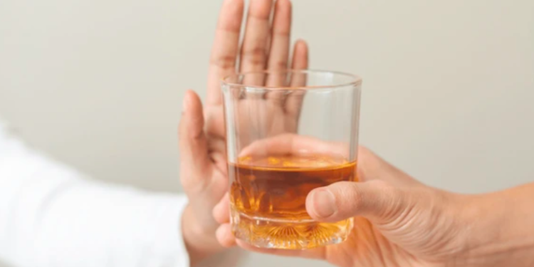 OMS revela que 3 millones de personas mueren al año por consumo de alcohol y drogas