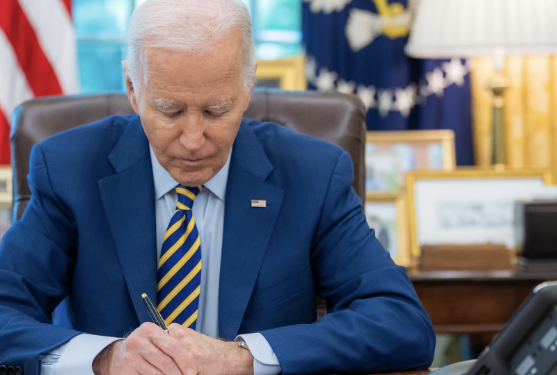 Endurece Biden política contra migrantes
