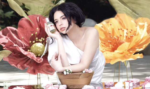 Christian Nodal y Ángela Aguilar oficializan su relación ante el público