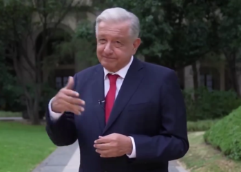 AMLO se despide de los maestros en video