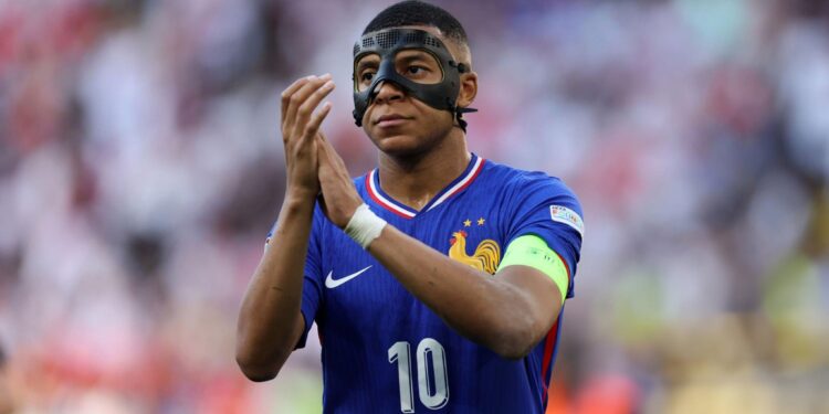 Francia concluye ronda de grupos de Euro en segundo lugar