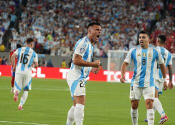 Campeona Argentina avanza a cuartos de final en Copa América