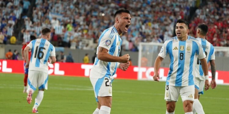 Campeona Argentina avanza a cuartos de final en Copa América