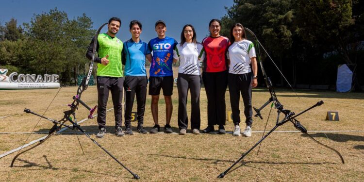 Equipo de tiro con arco mexicano se alista para París 2024