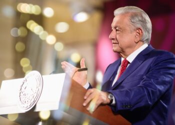 Reducción de precios de combustibles, uno de los beneficios del rescate de Pemex: presidente