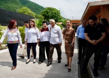 Sheinbaum acompaña a AMLO a supervisar Universidades para el Bienestar