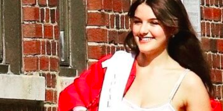 Hija de Tom Cruise cambia de nombre y se hace más evidente el distanciamiento entre ambos