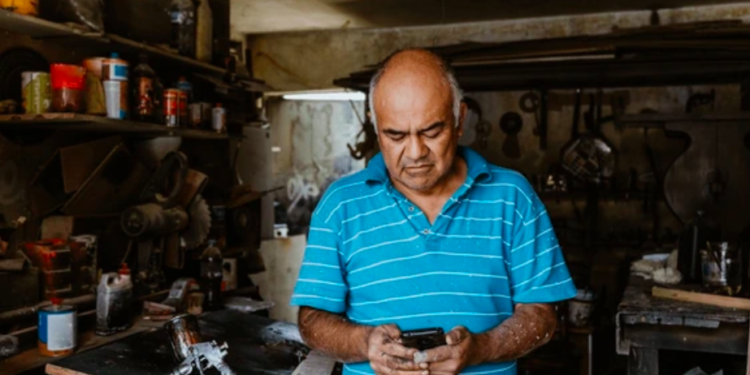 Las recargas telefónicas son más baratas  a través de operadores móviles virtuales en México