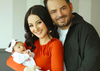 José Eduardo Derbez y Paola Dalay presentan a su hija Tessa