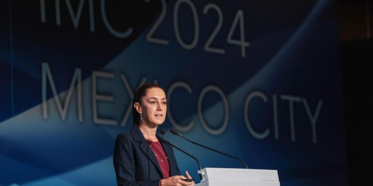 Ante empresarios internacionales, presenta Sheinbaum su proyecto de nación