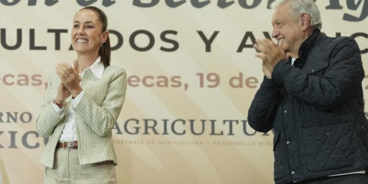 Llegan López Obrador y Sheinbaum a Zacatecas para su gira de fin de semana