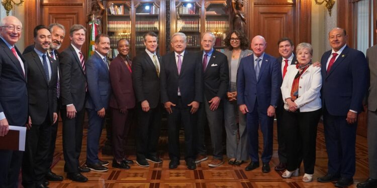 AMLO recibe en Palacio Nacional a Congresistas de Estados Unidos