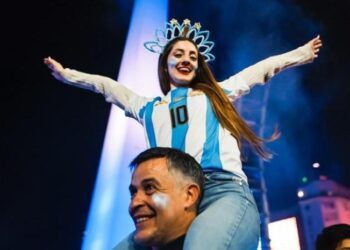 Argentinos celebran en el obelisco el bicampeonato de la Copa América