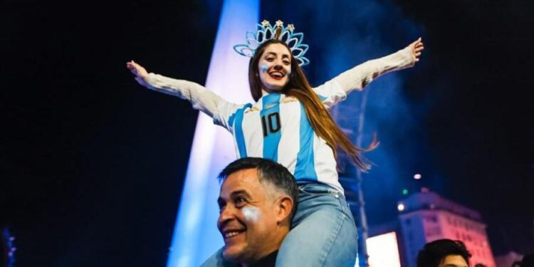 Argentinos celebran en el obelisco el bicampeonato de la Copa América