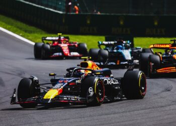 No para el desfonde de Checo Pérez; termina séptimo en Bélgica