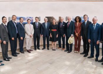 Claudia Sheinbaum recibe a senadores y congresistas de EUA