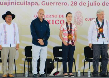 AMLO y Sheinbaum cierran gira multitudinaria en Guerrero