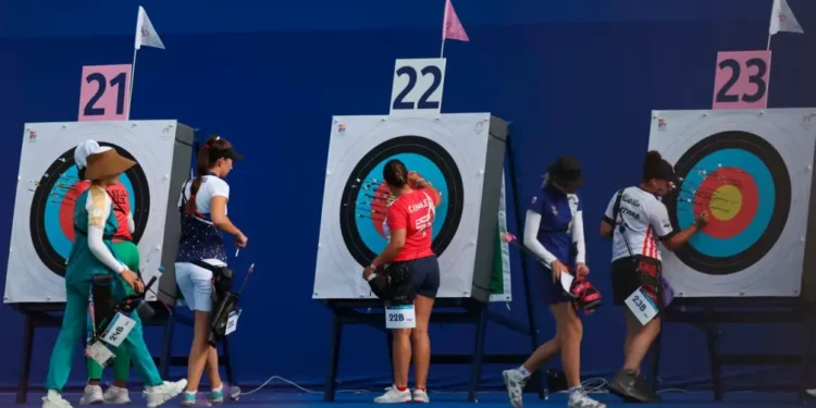 Avanza pareja mexicana mixta de Tiro con Arco a 8vos de París 2024