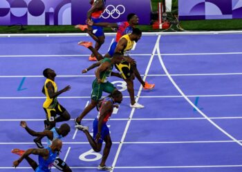 Estados Unidos recupera supremacía olímpica en 100 metros planos con Noah Lyles