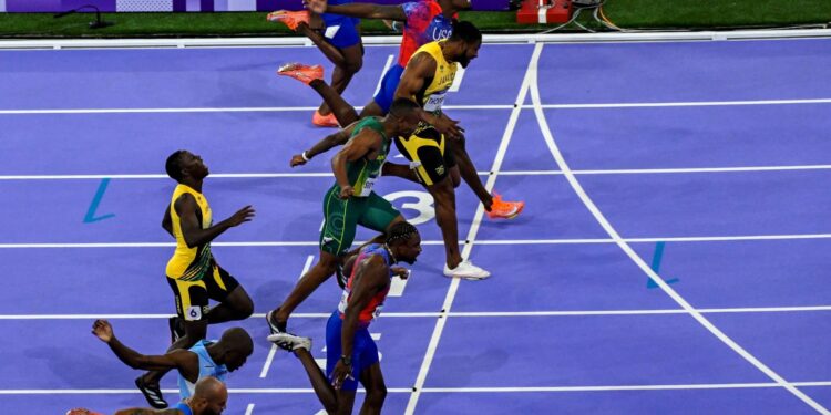 Estados Unidos recupera supremacía olímpica en 100 metros planos con Noah Lyles