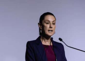 Sheinbaum destaca lo fuerte de la economía mexicana, ante caída de bolsas