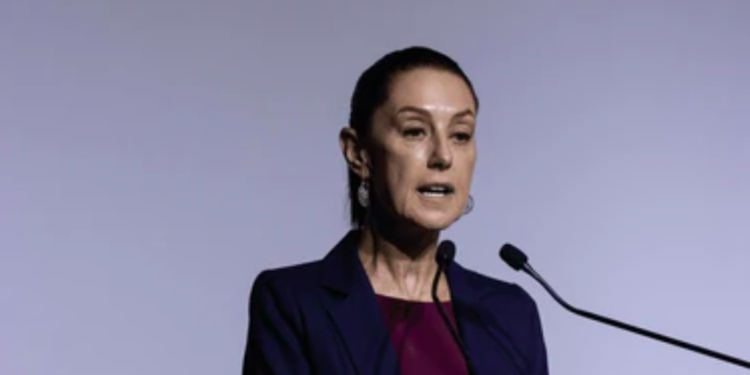 Sheinbaum destaca lo fuerte de la economía mexicana, ante caída de bolsas