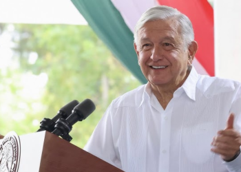 Anuncia López Obrador que este sábado inició operaciones refinería en Dos Bocas