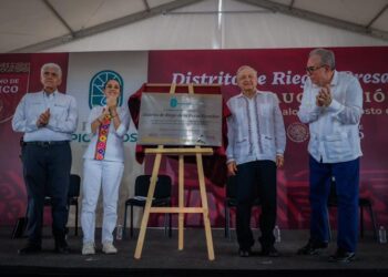 Inauguran López Obrador y Claudia Sheinbaum distrito de riego en Sinaloa