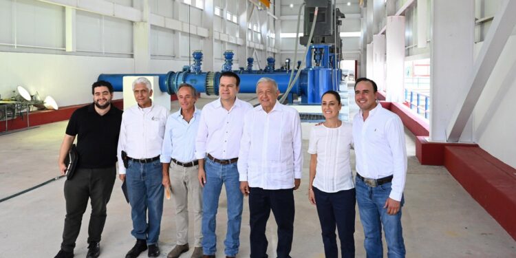 AMLO y Sheinbaum inauguran proyecto de agua saludable en La Laguna