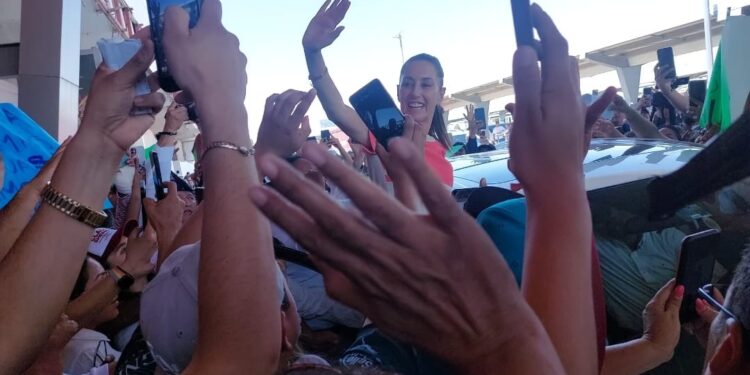 Visitan López Obrador y Sheinbaum hospital de Ciudad Juárez para supervisar rehabilitación