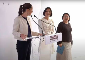 Presenta Sheinbaum a la nueva titular de la CFE