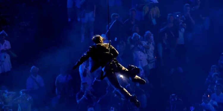 Tom Cruise, la gran sorpresa en la clausura de París 2024