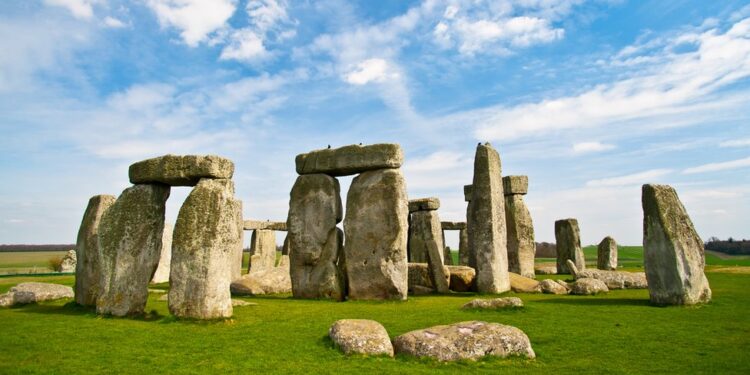 Investigadores descubren el origen de la misteriosa piedra central de Stonehenge