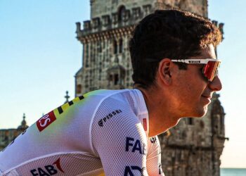 Isaac del Toro debuta en la Vuelta a España, siguiendo los pasos de Pogacar