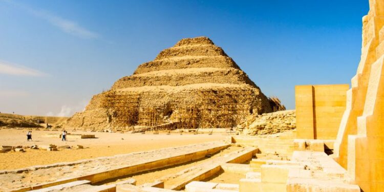 Primera pirámide de Egipto se construyó con sistema hidráulico, afirma nuevo estudio
