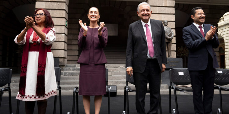 AMLO inaugura Museo Vivo del Muralismo en sede de la SEP